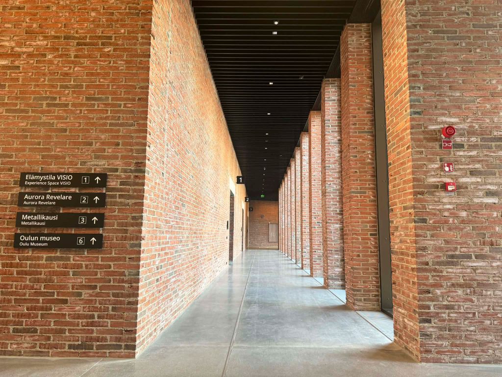 Sisätilan yksityiskohta uudessa museo- ja tiedekeskuksessa.